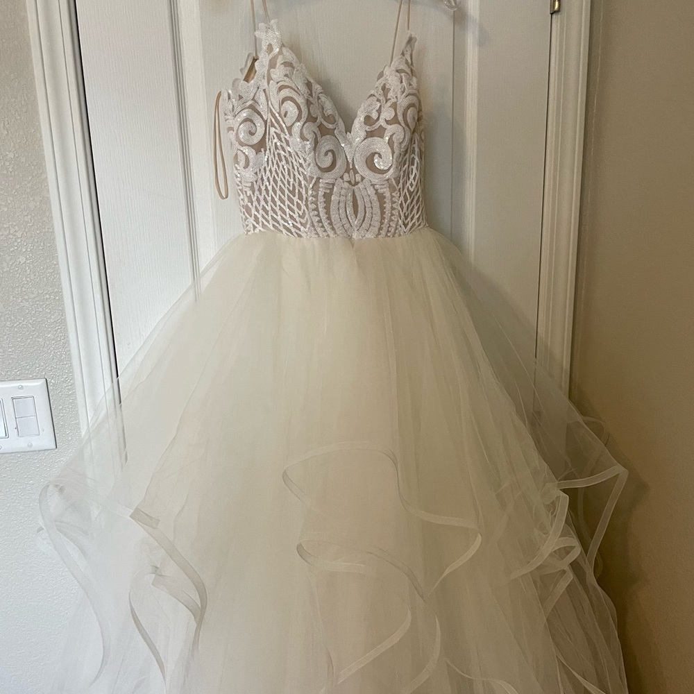 Hailey Paige used Pepper dress